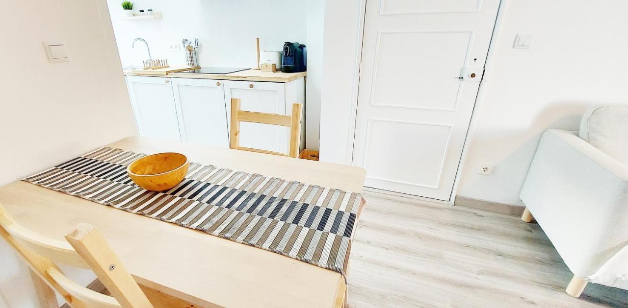 Caroline'S Apartment วีลา ดู บิสโป ภายนอก รูปภาพ